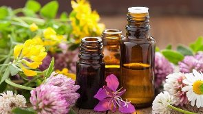 Tinh dầu là gì? Các loại tinh dầu phổ biến và công dụng